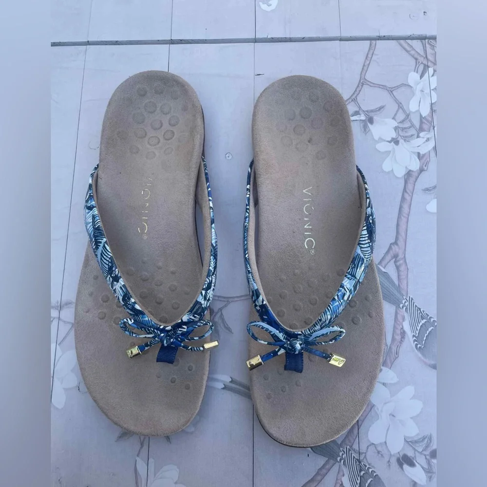 Vionic Women's Blue and Tan Sandals